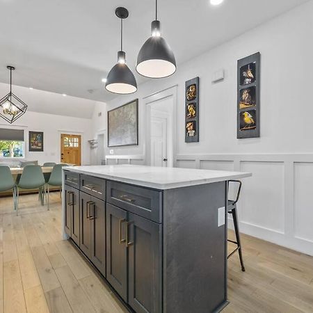 Designer Home: King Beds, Luxe Bath+Free Parking! Atlanta Exteriér fotografie