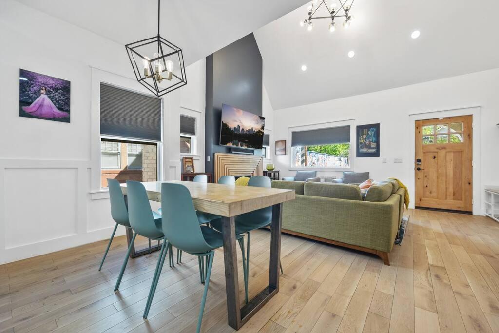 Designer Home: King Beds, Luxe Bath+Free Parking! Atlanta Exteriér fotografie