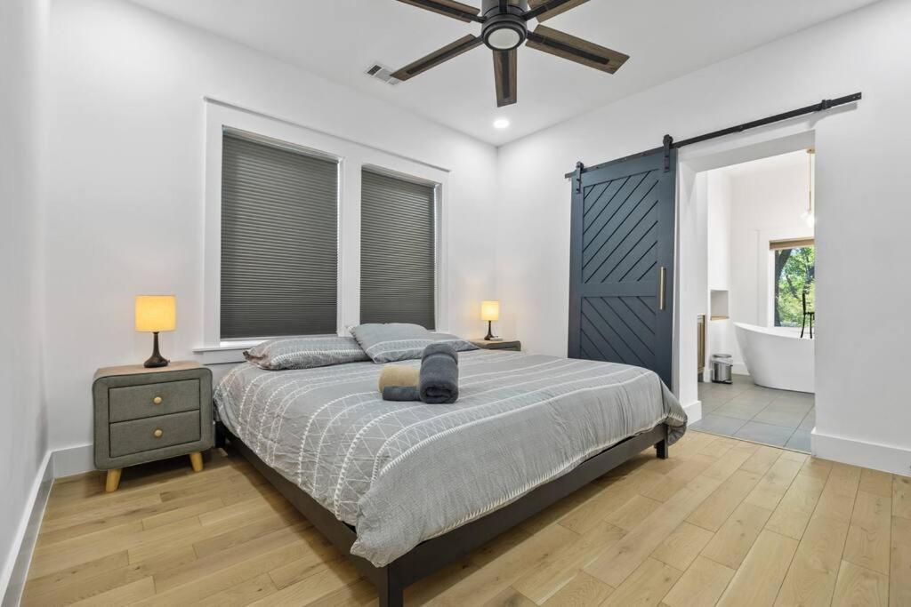 Designer Home: King Beds, Luxe Bath+Free Parking! Atlanta Exteriér fotografie